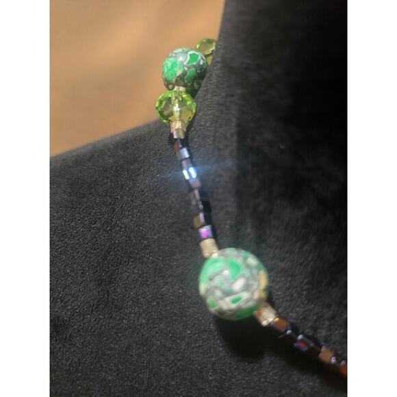 Women's Green Beaded Necklace With Silver Butterfly Pendant And Toggle Clasp - Picture 5 of 7